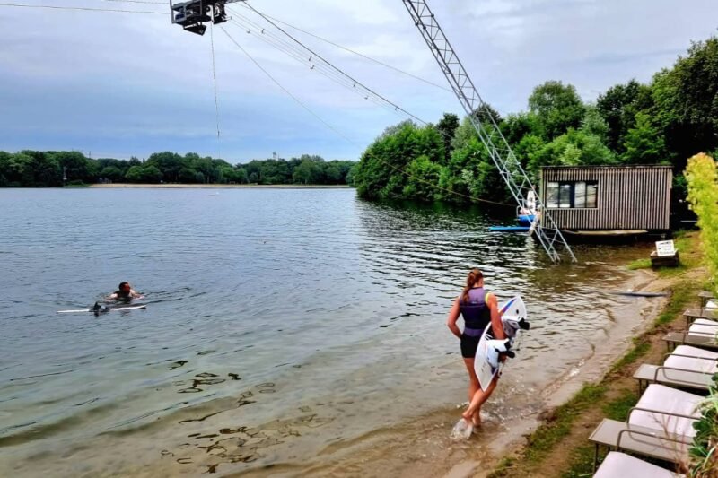 Nieuwe plannen voor strandpaviljoen bij Wijthmenerplas na veelbesproken sloop Lakeside