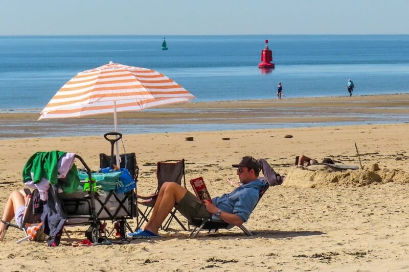 Nieuwe campagne moet toeristen laten ‘stranden’ in dorpen in plaats van op het strand