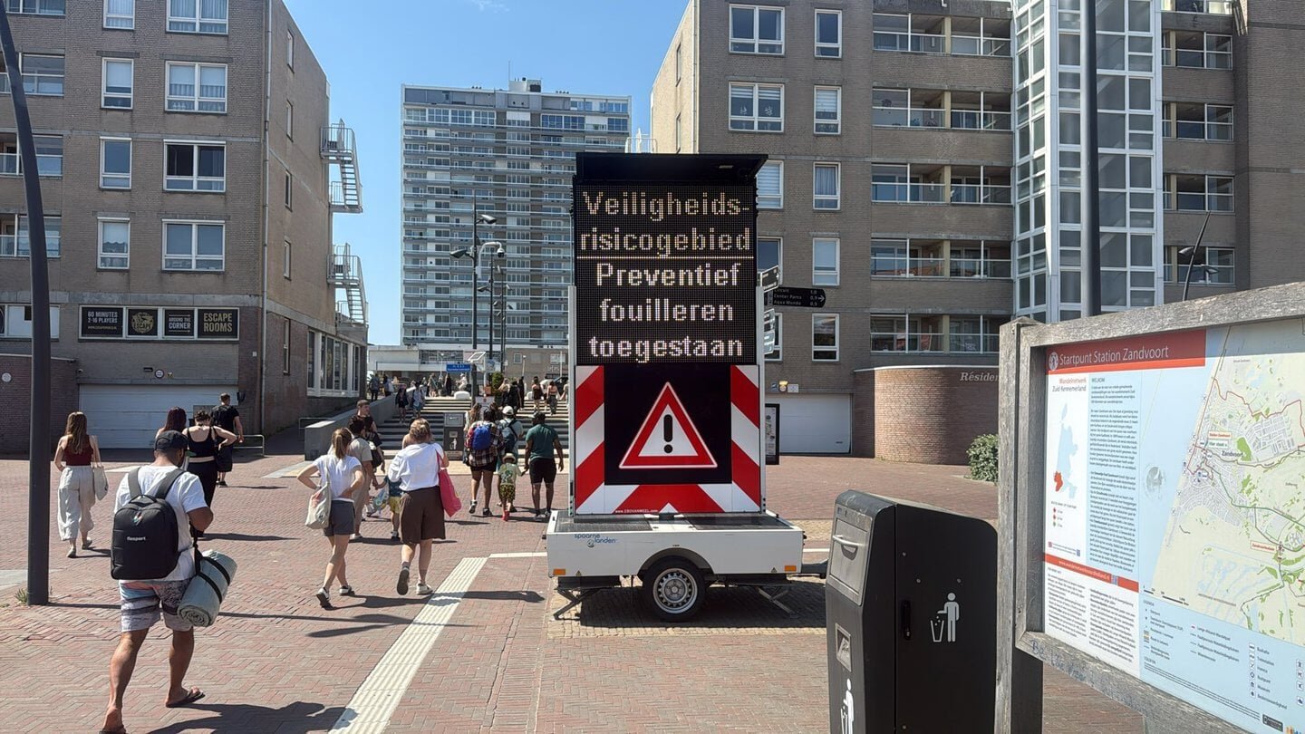 Met digitale borden worden het gebied aangeduid