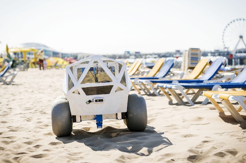 Robots nemen 3 dagen het Scheveningse strand over