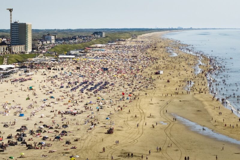 Migrantenjongeren zorgen voor overlast in Zandvoort: ‘In gezicht gestoken met paraplu’