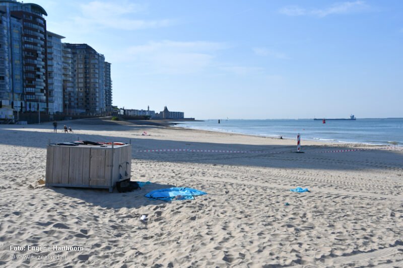 Man (45) in tent overreden door tractor op strand Vlissingen